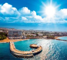 AZURA DELUXE RESORT HOTEL & SPA