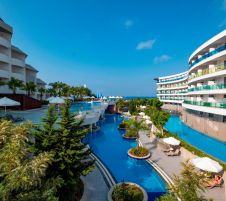 LONG BEACH HARMONY HOTEL