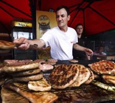 Лесковац - Карнавал на печеното месо - екскурзия с автобус