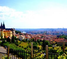 Прага - вълшебна и очарователна, със самолет и обслужване на български език!
