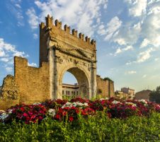 Екскурзия в ИТАЛИЯ - Скритите съкровища на РИМИНИ и МАРКЕ - със самолет и обслужване на български език!