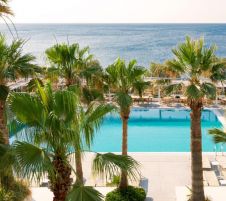 KAMARI BEACH SANTORINI