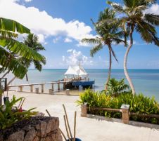 COCO DE MER HOTEL & THE BLACK PARROT SUITES