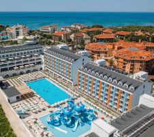 ARCANUS TRENDLINE RESORT Side