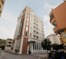 MARTINESS HOTEL
