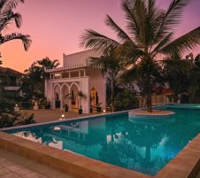 AHG HISIA NUNGWI EXPERIENCE HOTEL