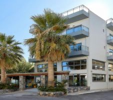 Pollis Hotel