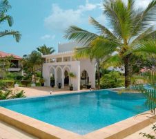 AHG HISIA NUNGWI EXPERIENCE HOTEL