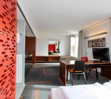 Kyriad Vienna Altmannsdorf или подобен