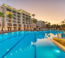 Seven Seas Palmeras Bay