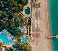 Pirates Beach Club