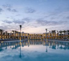 Serry Beach Resort Premium