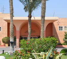 Pyramids Park Resort Cairo или подобен