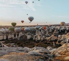 КАПАДОКИЯ ПРИКАЗКА БЕЗКРАЙ 2026 - 4 нощувки - с полет от София до Невшехир